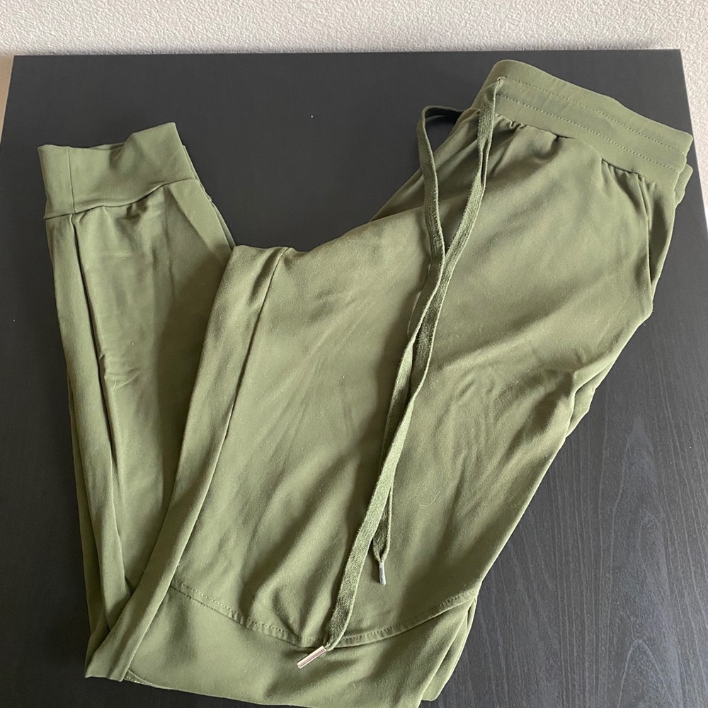 Buffbunny joggers
